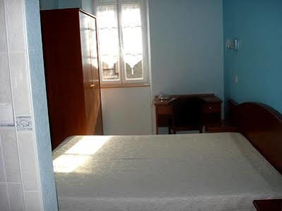 Chambres D'Hotes La Chaumiere Arcy-sur-Cure Exteriör bild