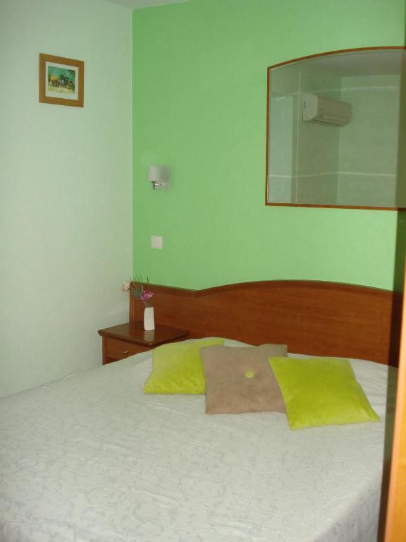 Chambres D'Hotes La Chaumiere Arcy-sur-Cure Rum bild